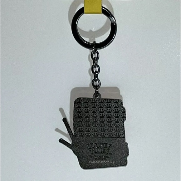 LOUNGEFLY Looney Tunes Keychain NEW - Picture 2 of 4